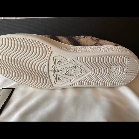 Gucci sneakers brand new with box and receipt - Picture 6 of 7